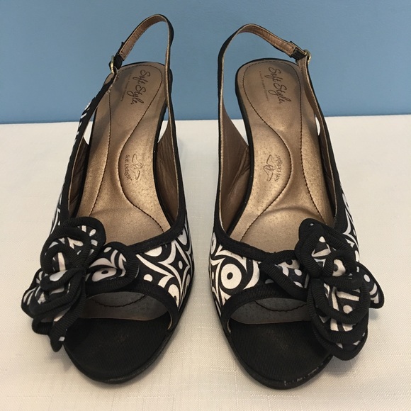 Soft Style Sling Backs - Picture 2 of 5